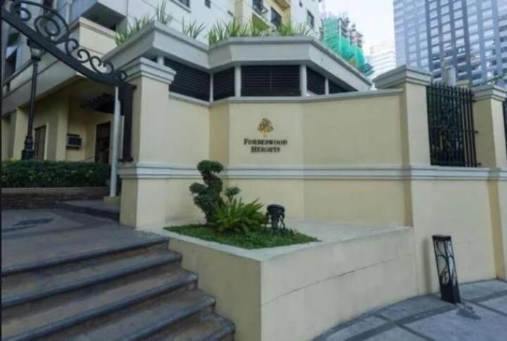 Spacious 1 Bedroom Unit Forbeswood Heights Taguig Ngoại thất bức ảnh