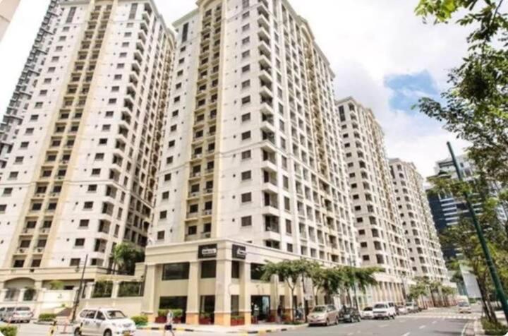 Spacious 1 Bedroom Unit Forbeswood Heights Taguig Ngoại thất bức ảnh