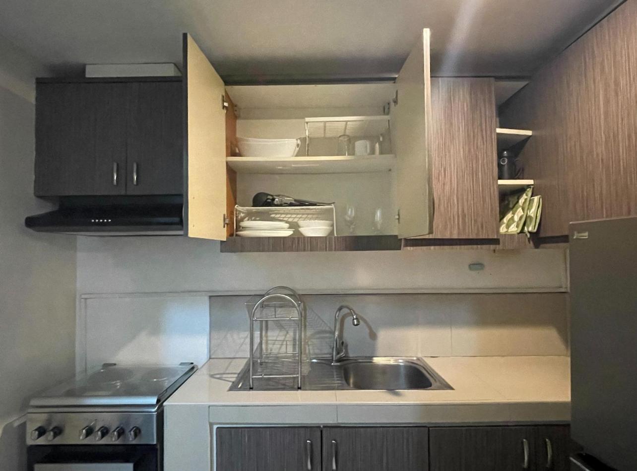 Spacious 1 Bedroom Unit Forbeswood Heights Taguig Ngoại thất bức ảnh